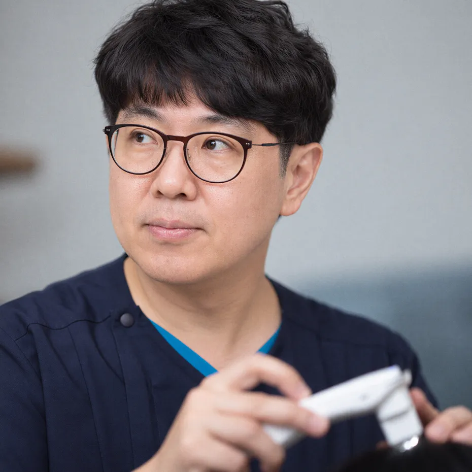 맥스웰 의료진의 두피 진단